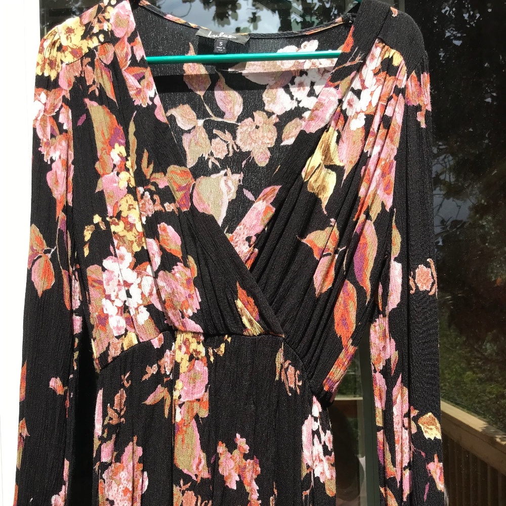 Lulu’s Long Sleeve Black Floral mini dress